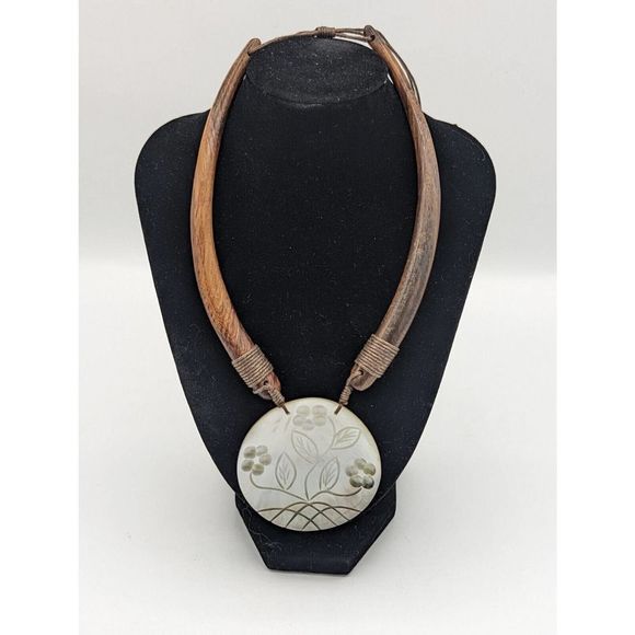 Large Mother Of Pearl Abalone Statement Necklace Choker Pendant Wood Natrual - Picture 1 of 7